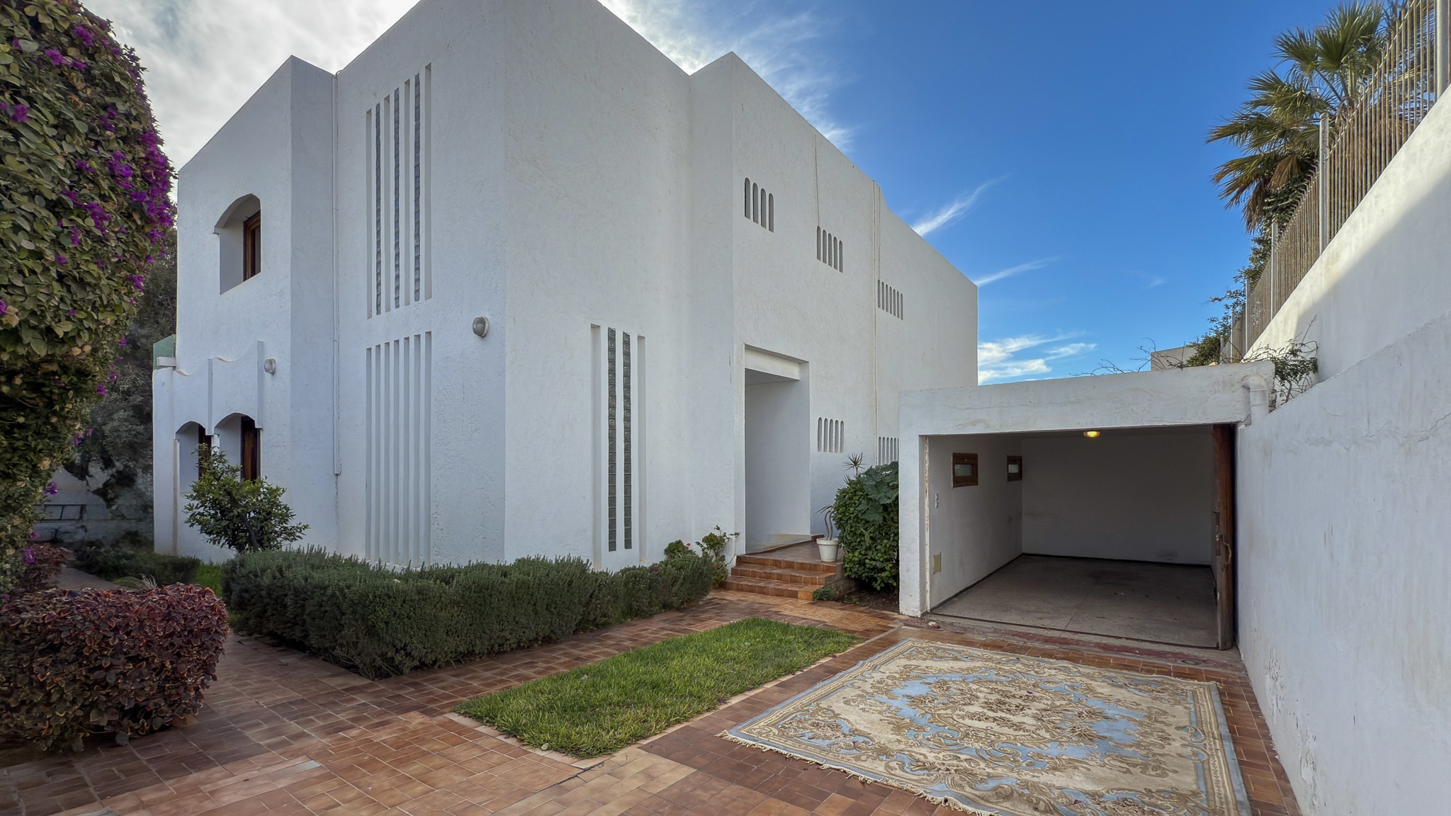 Vue extérieure garage